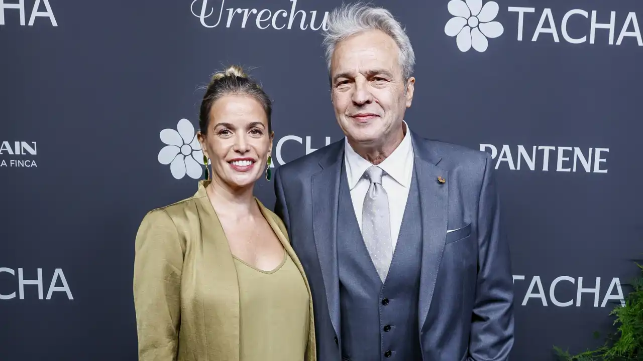 David Summers junto a su mujer en un photocall