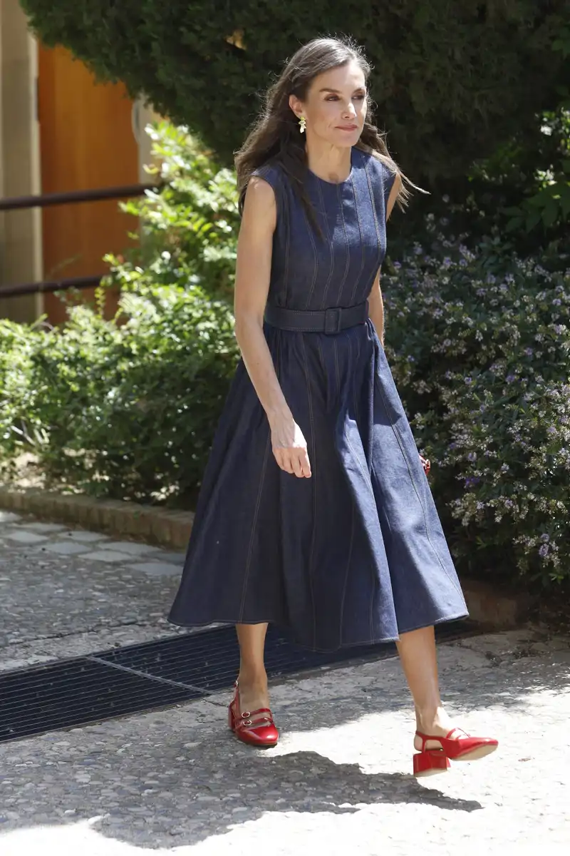 El look de la Reina Letizia en Montserrat 
