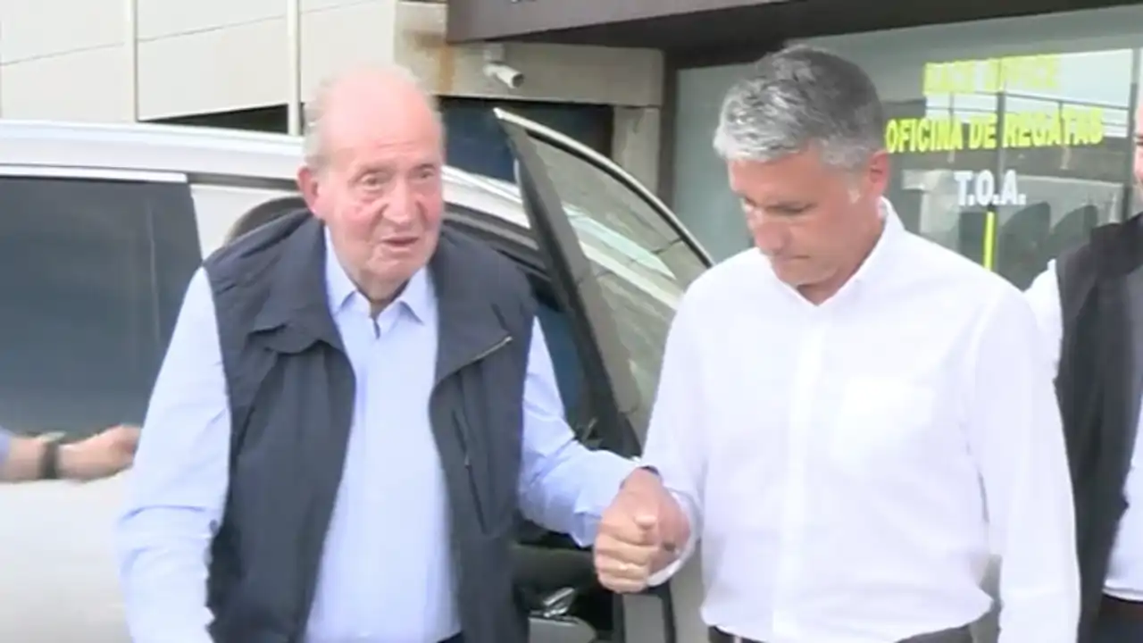 El desaire del Rey Juan Carlos con la prensa en Galicia: "Cuantas más mentiras digáis, me veréis mejor"