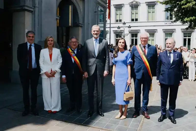 La Reina Letizia y su look de Carolina Herrera en Brujas 