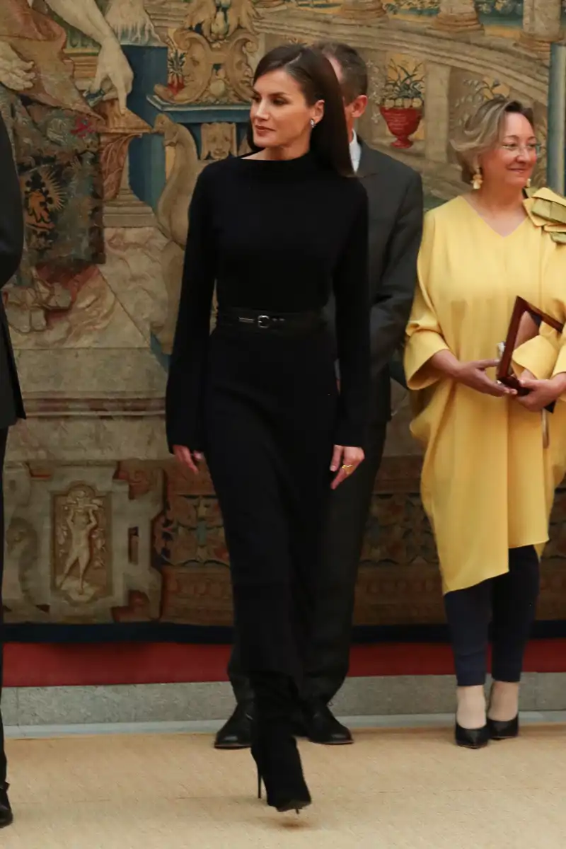 El precioso vestido de Cos de la Reina Letizia en febrero de 2020