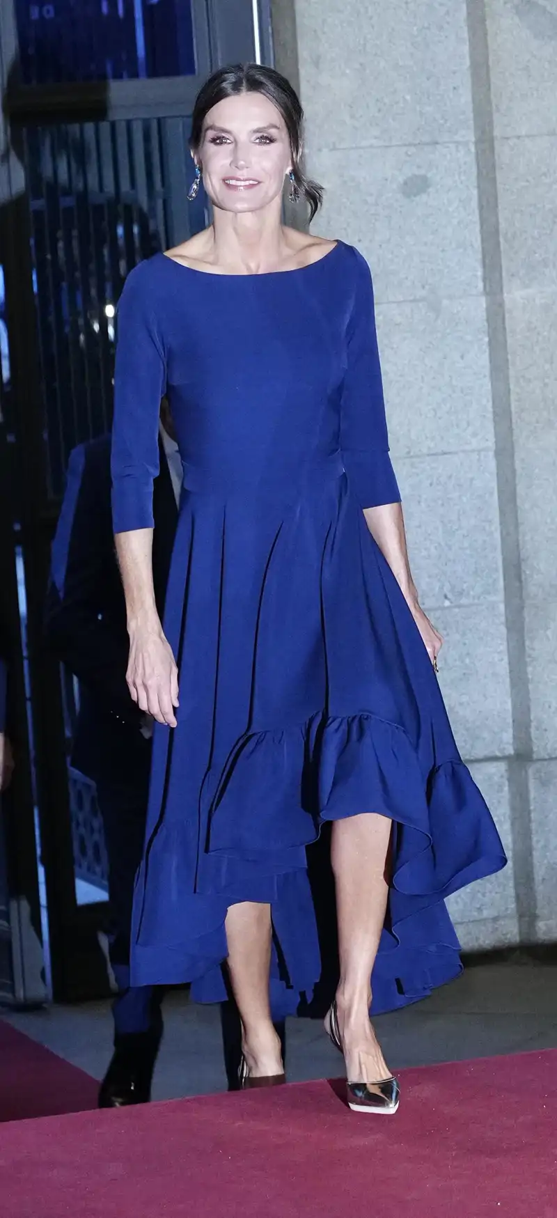 El vestido de invitada de Miphai de la Reina Letizia en la inauguración de la temporada 2022/2023 del Teatro Real