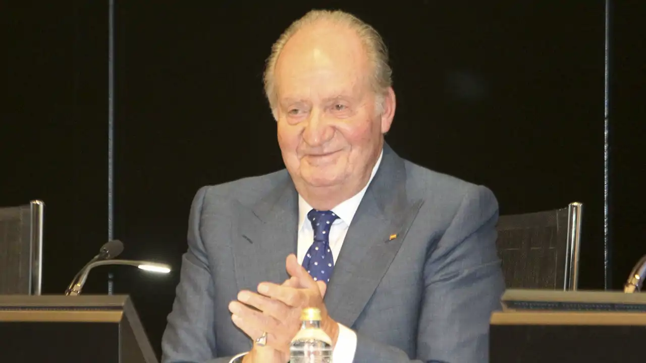 Mariángel Alcázar, experta en Casa Real, da nuevos detalles sobre las memorias del Rey Juan Carlos: “Quiere reivindicar su reinado"