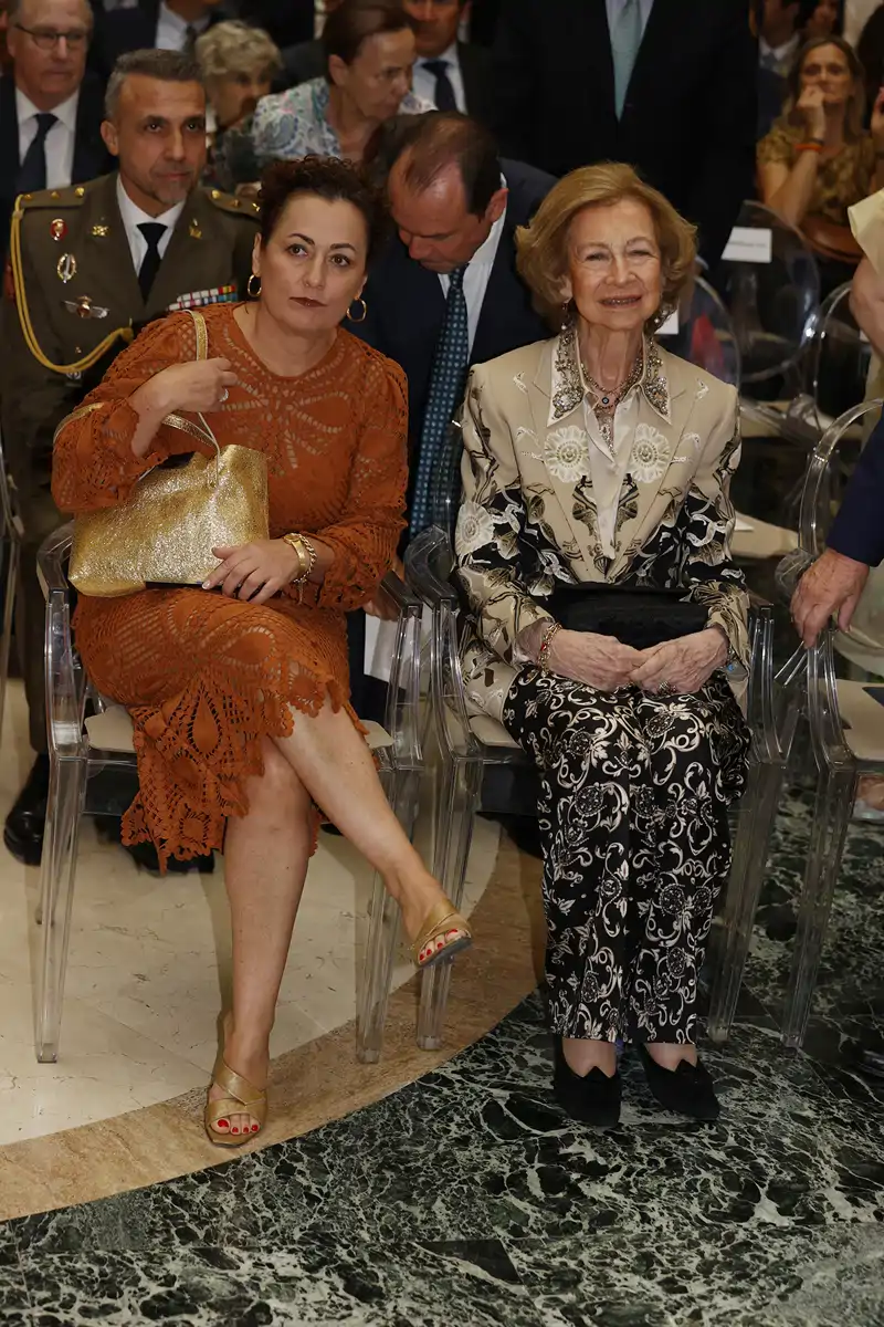 Look de la Reina Sofía en su último acto