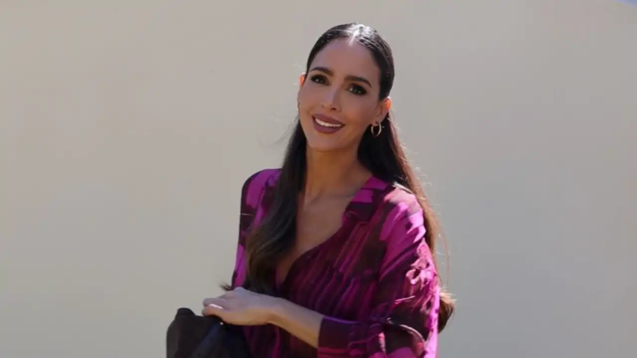 Rocío Osorno en el exterior de su casa