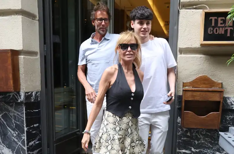 Álvaro Muñoz Escassi, Lara Dibildos y su hijo