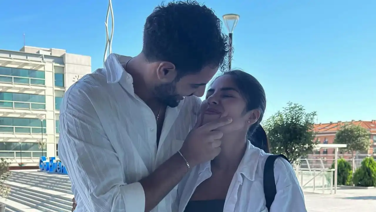 Isa Pantoja, completamente derretida, comparte desde el hospital el momento más emotivo de Asraf Beno con su bebé