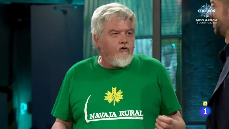 Javier Coronas interrumpe de manera inesperada en 'La Revuelta' con un claro objetivo, cambiar las preguntas clásicas del programa: "Estamos en España, no quiero que se olvide"