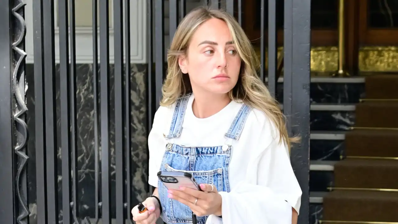 Rocío Flores rompe su silencio tras enfrentarse con su madre, Rocío Carrasco, en el juzgado: "He pasado unos días muy difíciles"