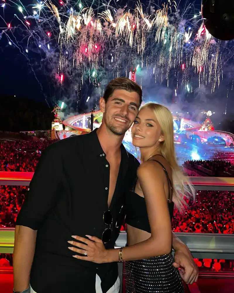 Thibaut Courtois y Mishel Gerzig en una fiesta