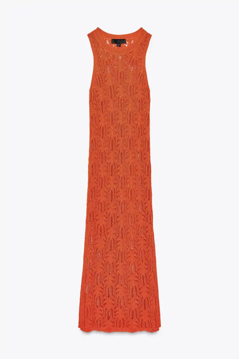 Vestido midi punto pointelle de Zara 22,95 euros 