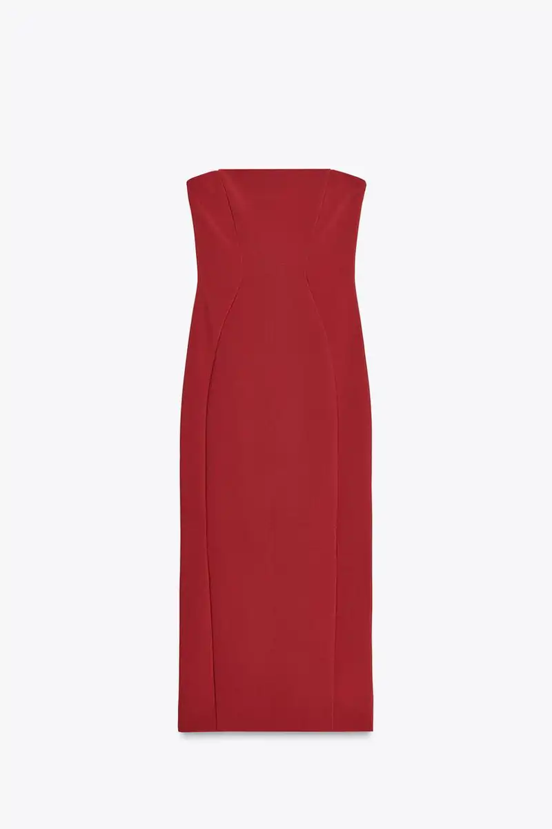 Vestido palabra de honor crepe de Zara 15,99 euros 