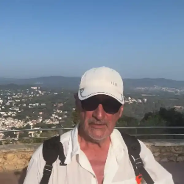 Carlos Herrera durante sus vacaciones en la Costa Brava