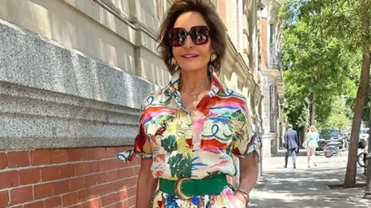 Estos 5 vestidos camiseros de Zara ya tienen el visto bueno de Naty Abascal: coloridos, rejuvenecedores y súper baratos