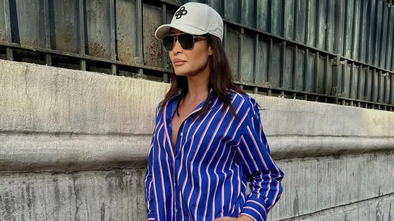 Los 5 pantalones de rayas que están arrasando en las rebajas de Zara: suaves, fresquitos y por menos de 20 euros
