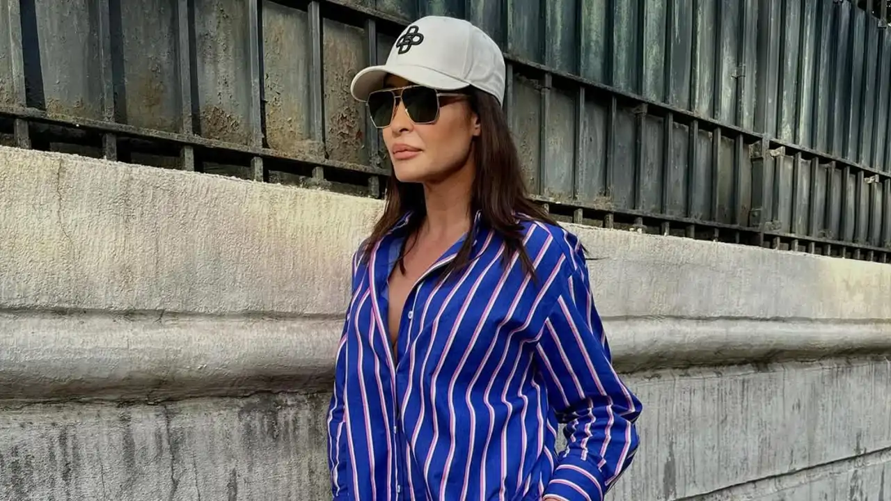 Los 5 pantalones de rayas que están arrasando en las rebajas de Zara: suaves, fresquitos y por menos de 20 euros