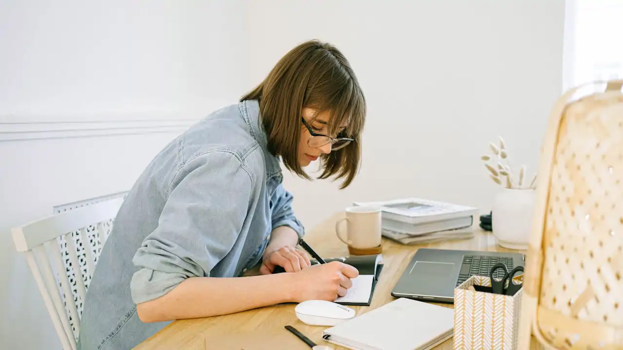 Uno de cada cinco trabajadores españoles dice que el teletrabajo ha afectado su salud mental 