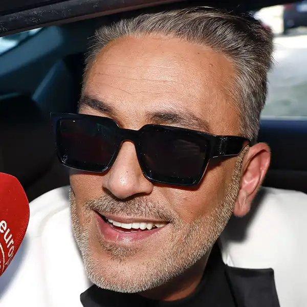 Kiko Hernández con gafas de sol