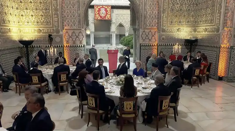El Rey Felipe antes de dar su discurso