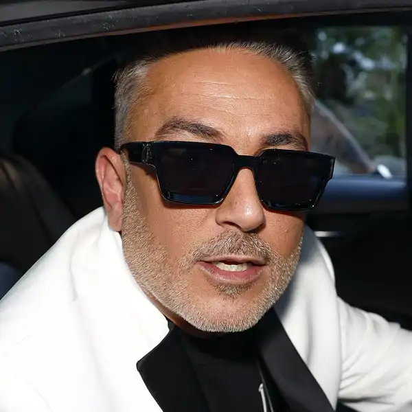 Kiko Hernández con gafas de sol