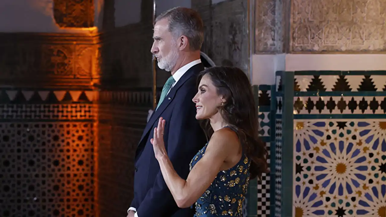 Entramos en el espectacular Patio de las Doncellas del Real Alcázar de Sevilla, donde los Reyes Felipe y Letizia han ofrecido la cena de la ONU
