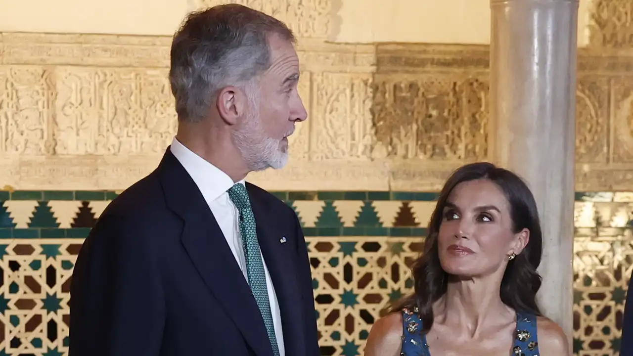 Los Reyes Felipe y Letizia, protagonistas de un pequeño fallo de protocolo con dos invitados a la cena de la ONU en Sevilla