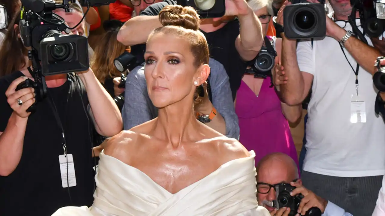 Céline Dion (57 años): “Llevo el pelo recogido en un moño para estirar la piel. Es como un lifting facial instantáneo”