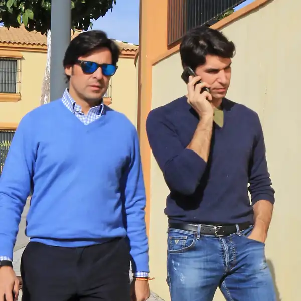 Fran Rivera interrumpe sus vacaciones en Las Vegas y regresa a España para estar junto a Cayetano Rivera: "Está preocupado"