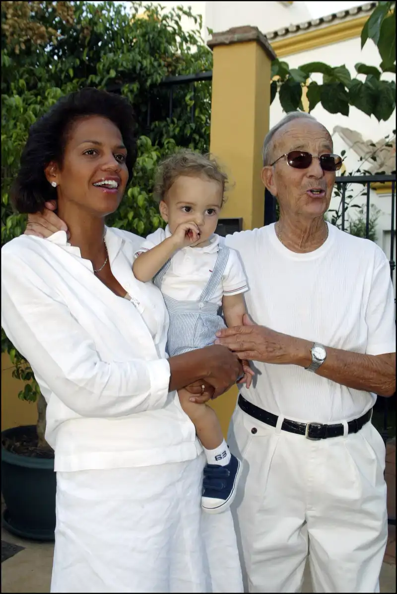 Julio Iglesias Puga y Ronna Keitt junto a Jaime Iglesias