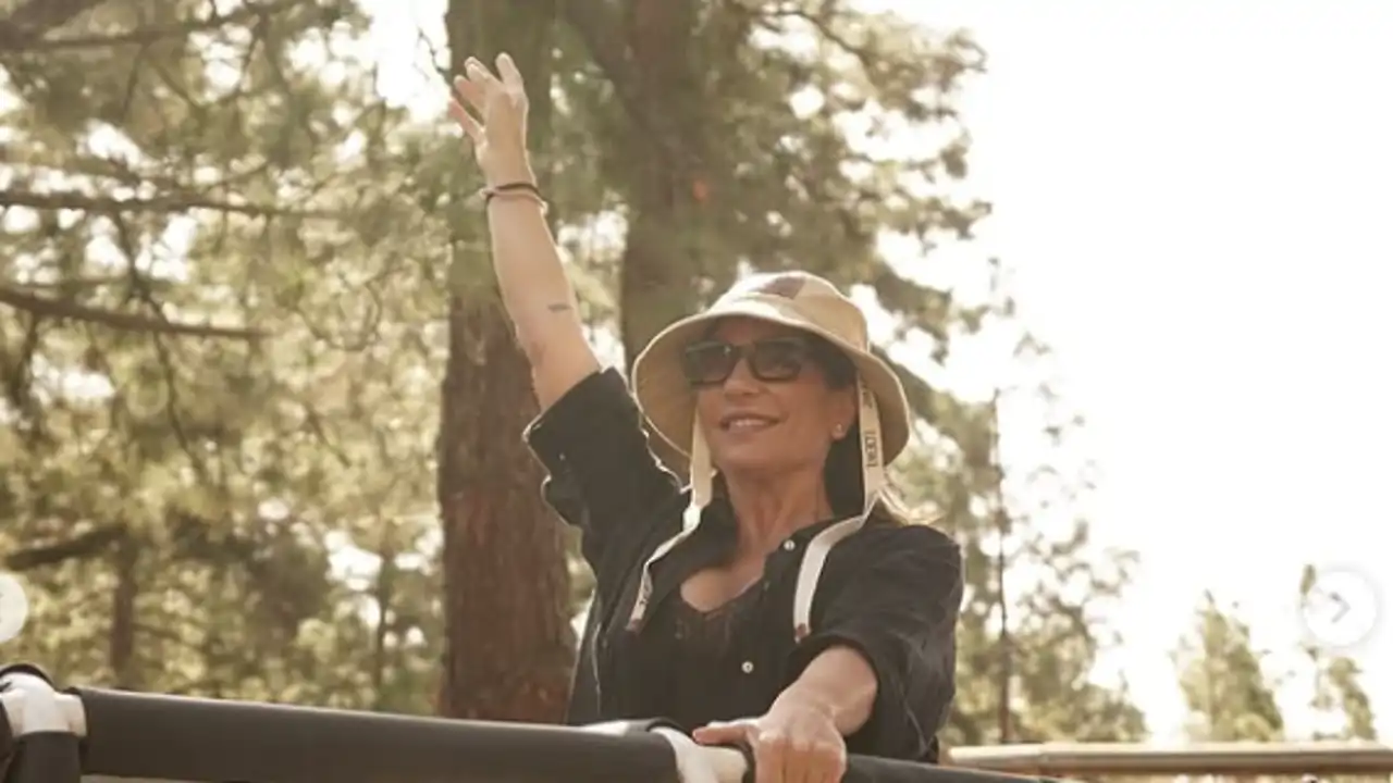 Raquel Bollo abre el álbum de fotos de su viaje a Tenerife: amigas, turismo y parada en el Teide