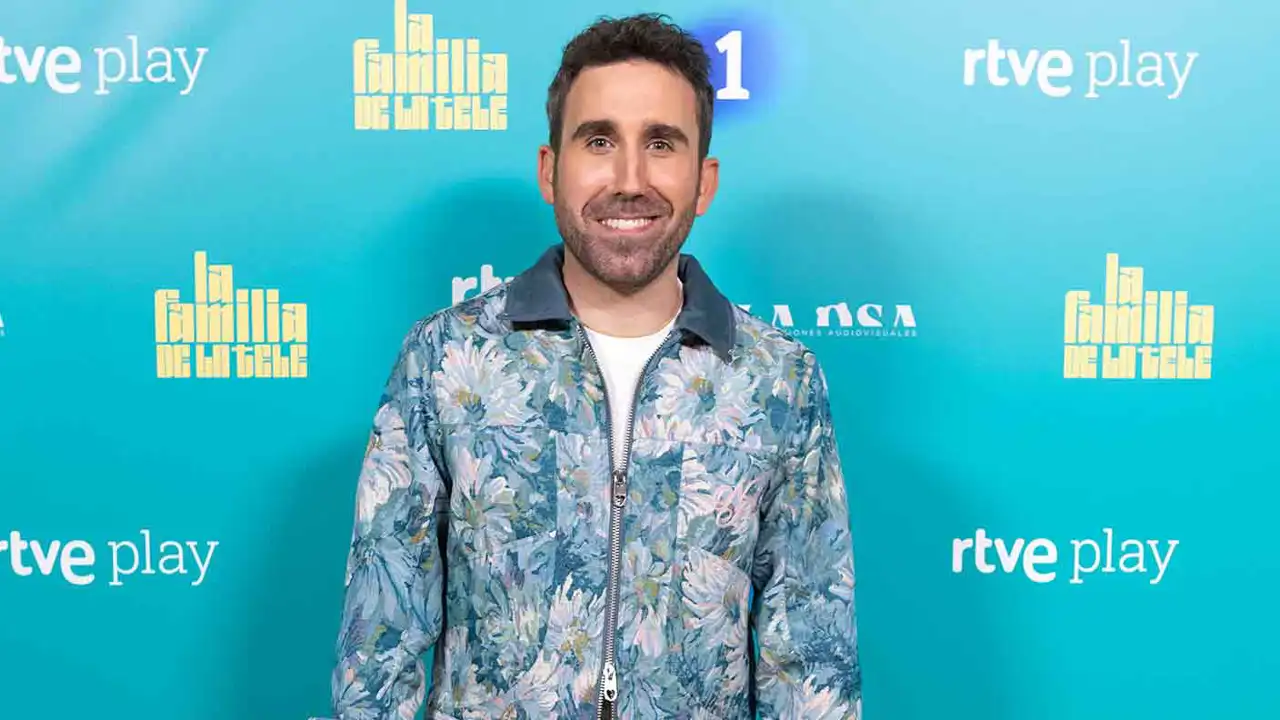 Aitor Albizua durante la presentación de 'La familia de la tele'