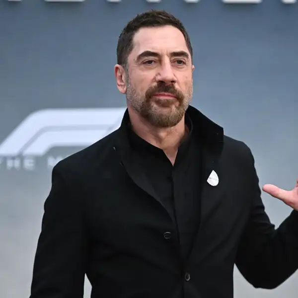 Javier Bardem (56 años): "Brad Pitt está constantemente ocupado en que tú brilles, quitándose él de en medio"
