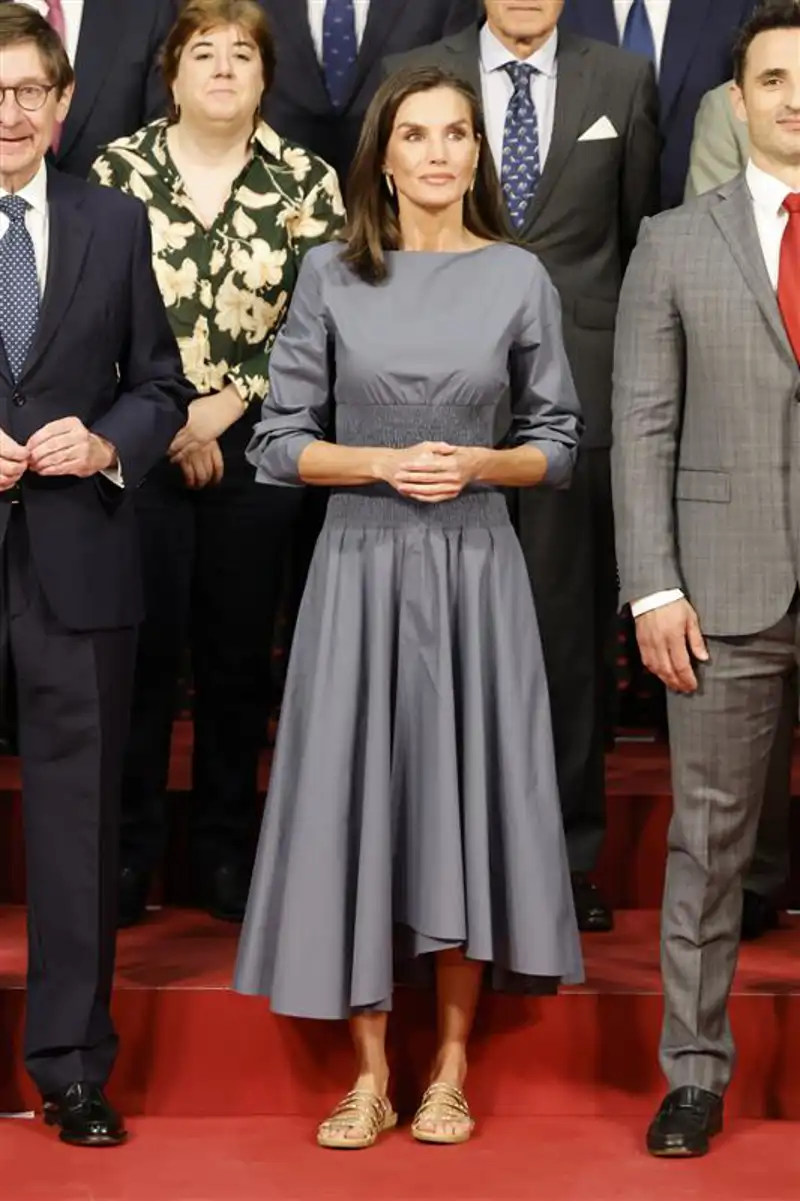 La Reina Letizia lució este mismo vestido de Adolfo Domínguez en junio de 2024