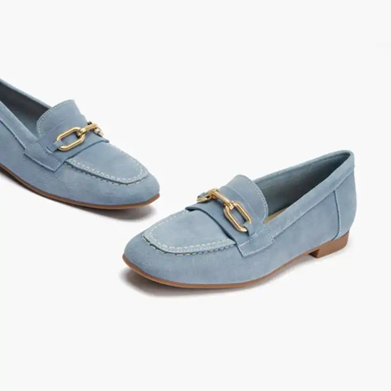 Mocasín con adorno de metal mujer en serraje azul de Pitillos 67,46 euros