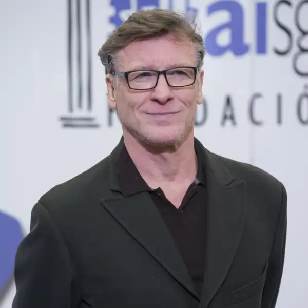 Nacho Duato vende su imponente y elegante piso de Madrid por 3,4 millones: con tres balcones, una sala de lectura y un luminoso despacho