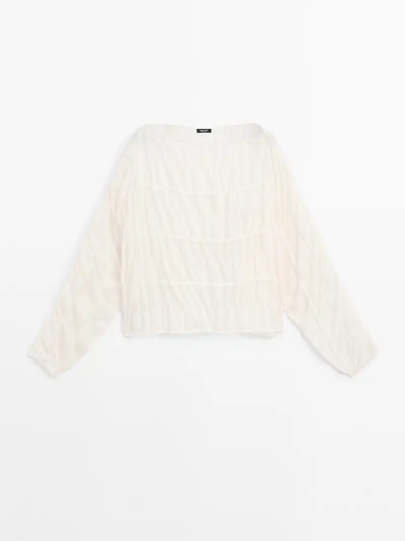 Blusa fluida detalle frunces de Massimo Dutti 39,95 euros 