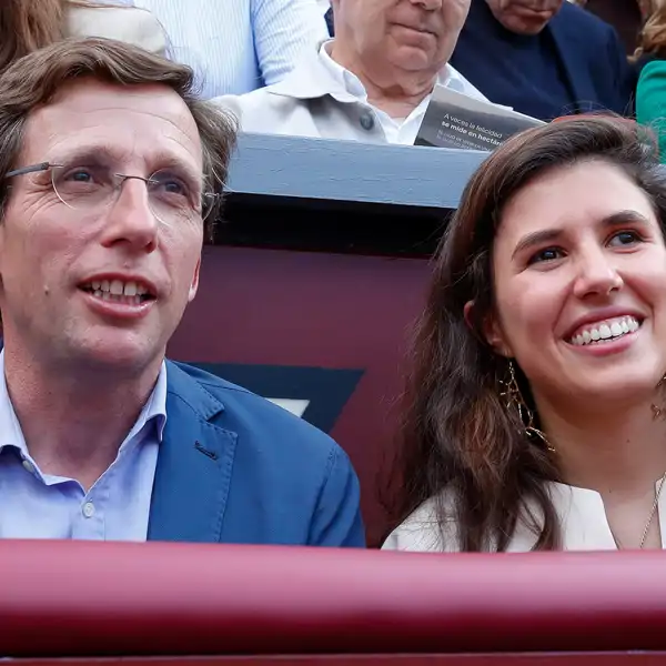 José Luis Martínez-Almeida y Teresa Urquijo se convierten en padres de su primer hijo