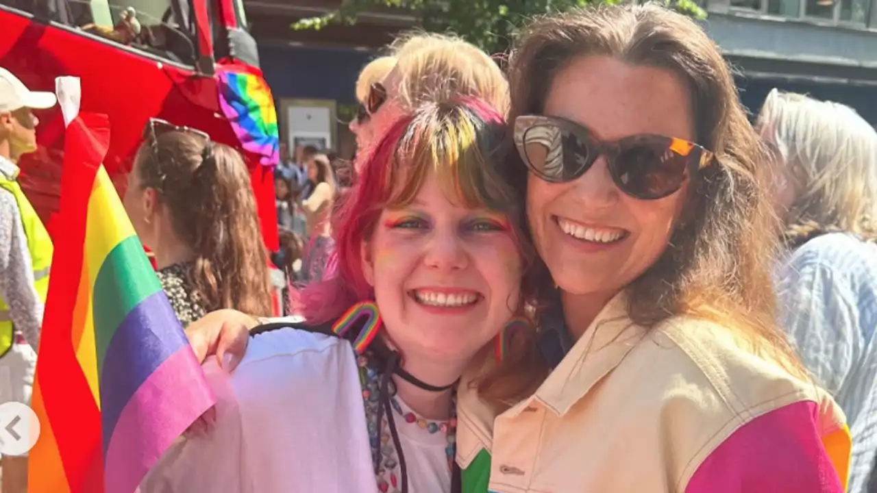 Marta Luisa de Noruega junto a su hija, Maud, en el Orgullo LGTBIQ+ de Oslo