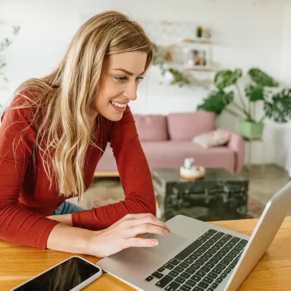 Soy editor de tecnología y estos son mis "gadgets" favoritos que ya tengo en mi cesta de la compra para el "Prime Day 2025": desde las luces con sensores de Philips hasta el inflador de ruedas para el coche