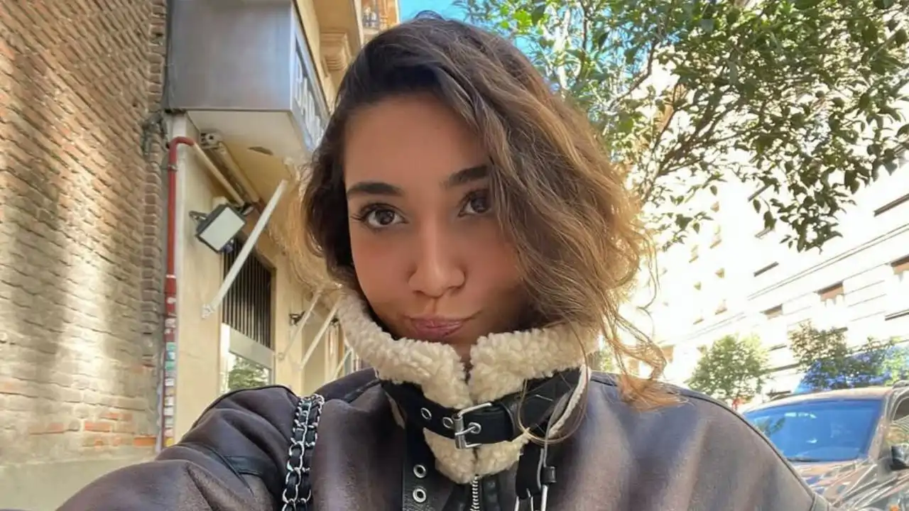 Así es Paula, la hija de Marta Sánchez y Jesús Cabanas: graduada en comunicación y estilismo y encargada del guardarropa de su madre