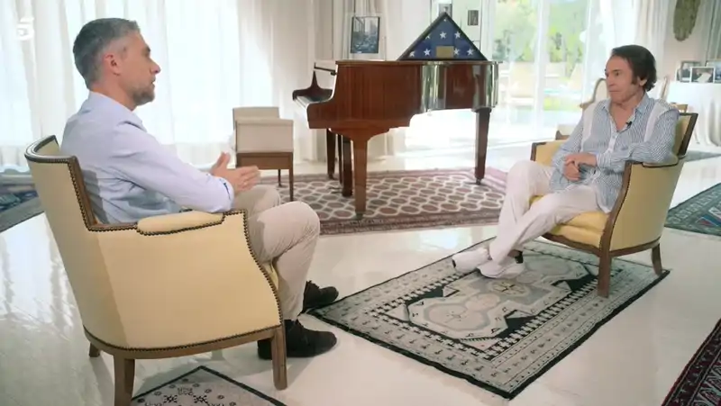 Carlos Franganillo entrevista a Raphael tras su recuperación