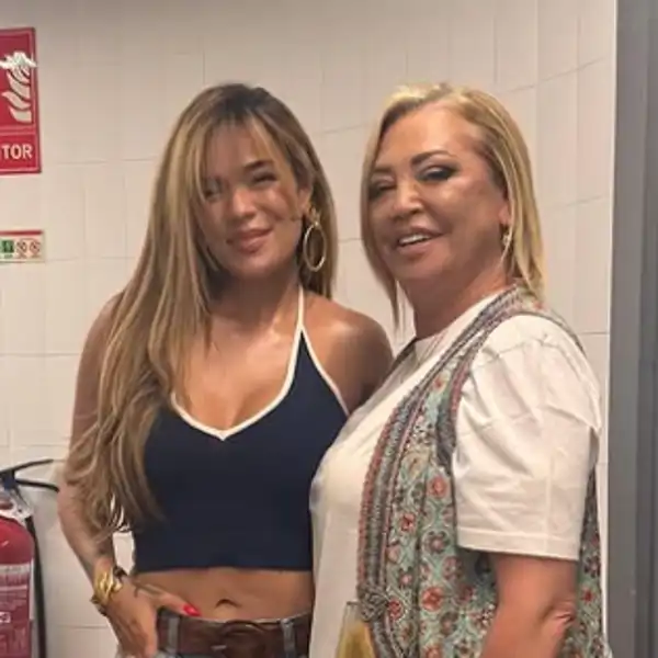 Belén Esteban cumple uno de sus sueños en 'La Revuelta': así ha sido la llamada entre su hija y Karol G