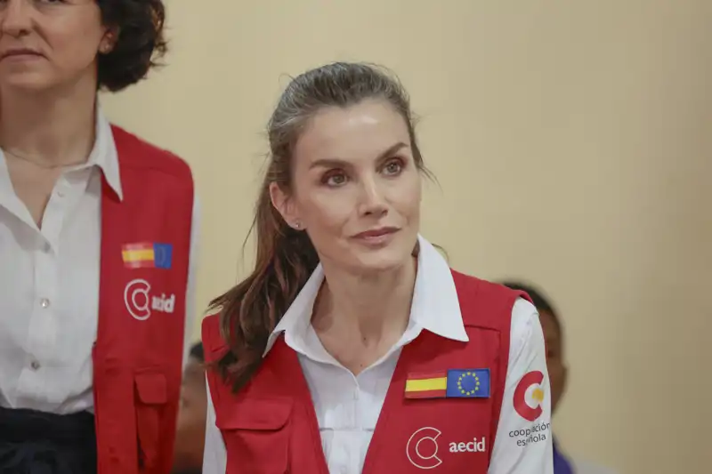 La Reina Letizia, durante su viaje de cooperación en Cabo Verde.