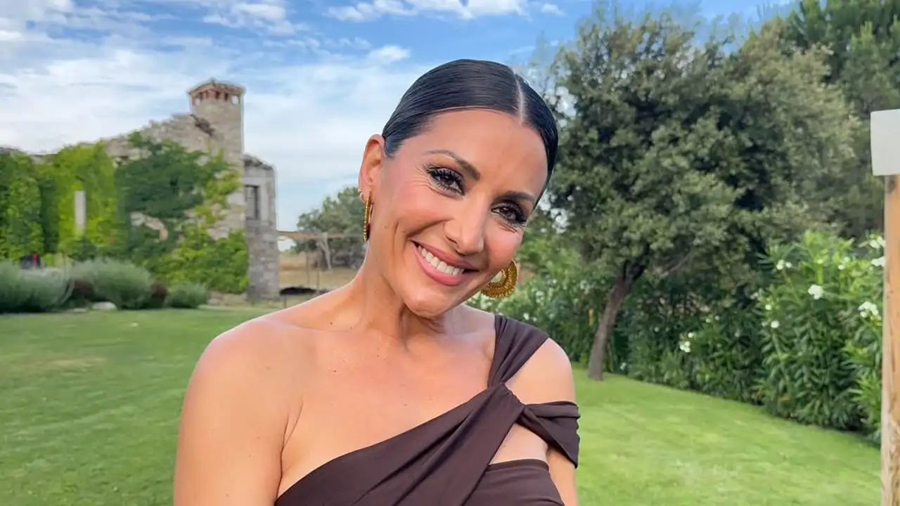 Nagore Robles muestra el rincón especial del jardín de su nueva casa: naturaleza en una zona exclusiva y junto a la piscina