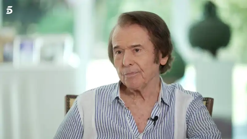 Raphael en su entrevista para 'Informativos Telecinco'