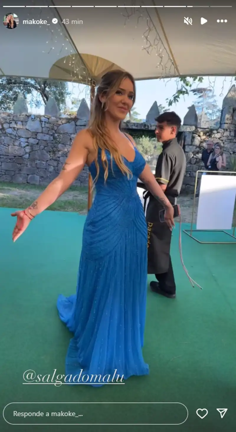 Malu Salgada, hija de Michel Salgado y Malula Sanz, en las bodas de plata de sus padres. 