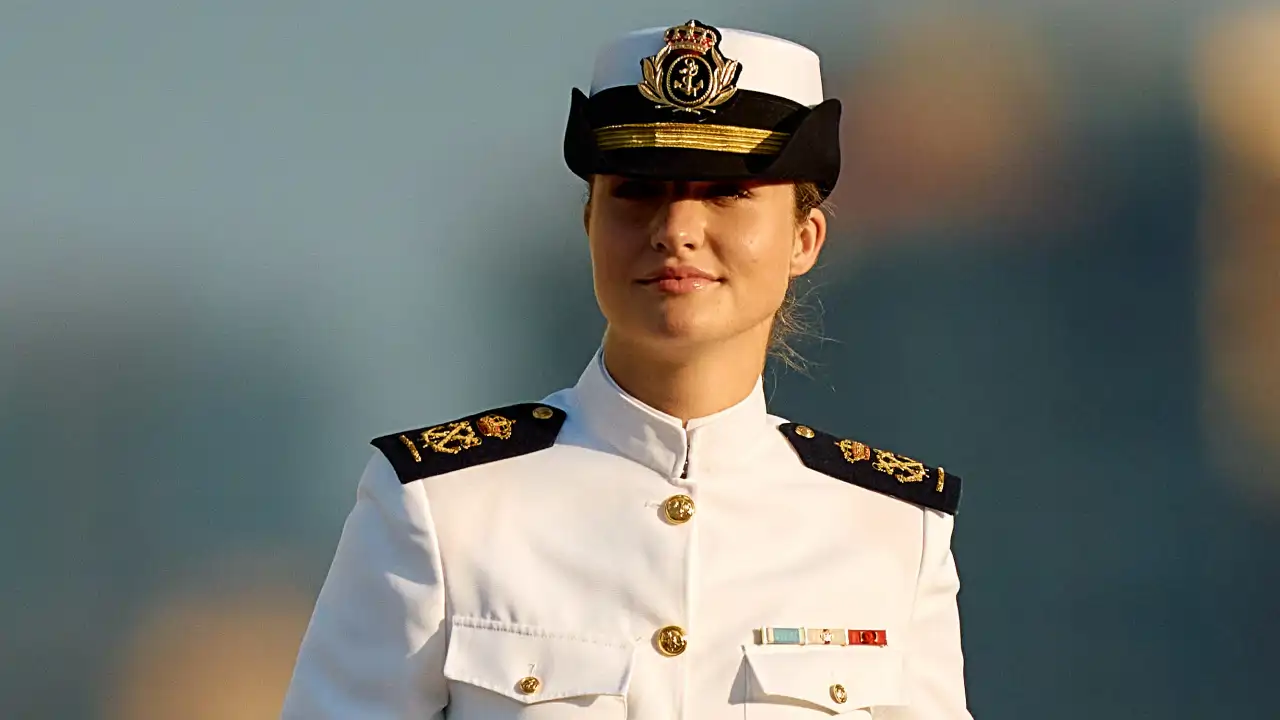 Dos expertos analizan el impacto que ha tenido en la Princesa Leonor su formación militar: del cambio de sus manos a su mandíbula