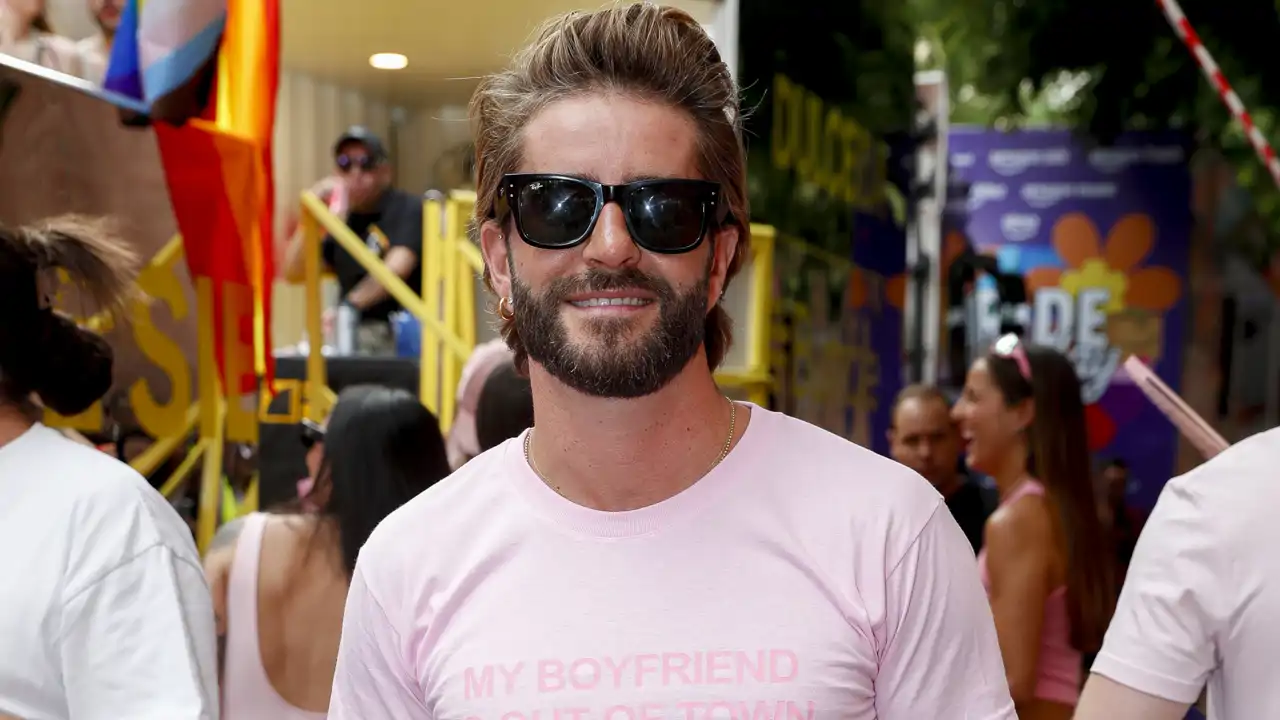 De Pelayo Díaz a Melody y Óscar Casas: los famosos los dan todos en el desfile del Orgullo LGTBIQ+ 2025 en Madrid
