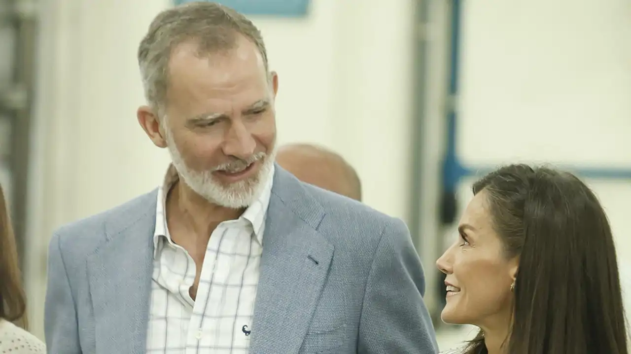 Felipe y Letizia, en la localidad pesquera de Burela