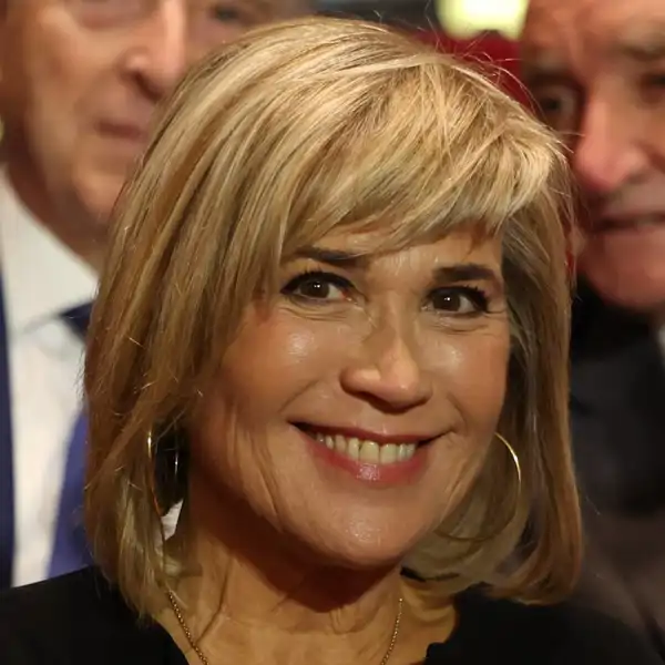 Julia Otero arrasa en la boda de su hija Candela con el vestido de inspiración griega más elegante
